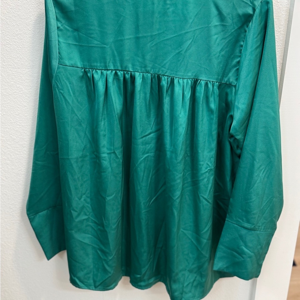 NWOT JODIFL Green Long Sleeve Relaxed Blouse with Mandarin Collar - Picture 4 of 5